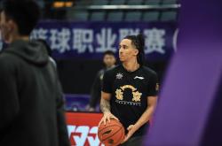 关于莱加内斯后卫意外受伤，或将缺席下场比赛的信息