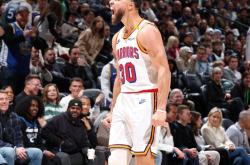 库里复出首战，连续三场30+状态火爆，猛龙成为焦点！